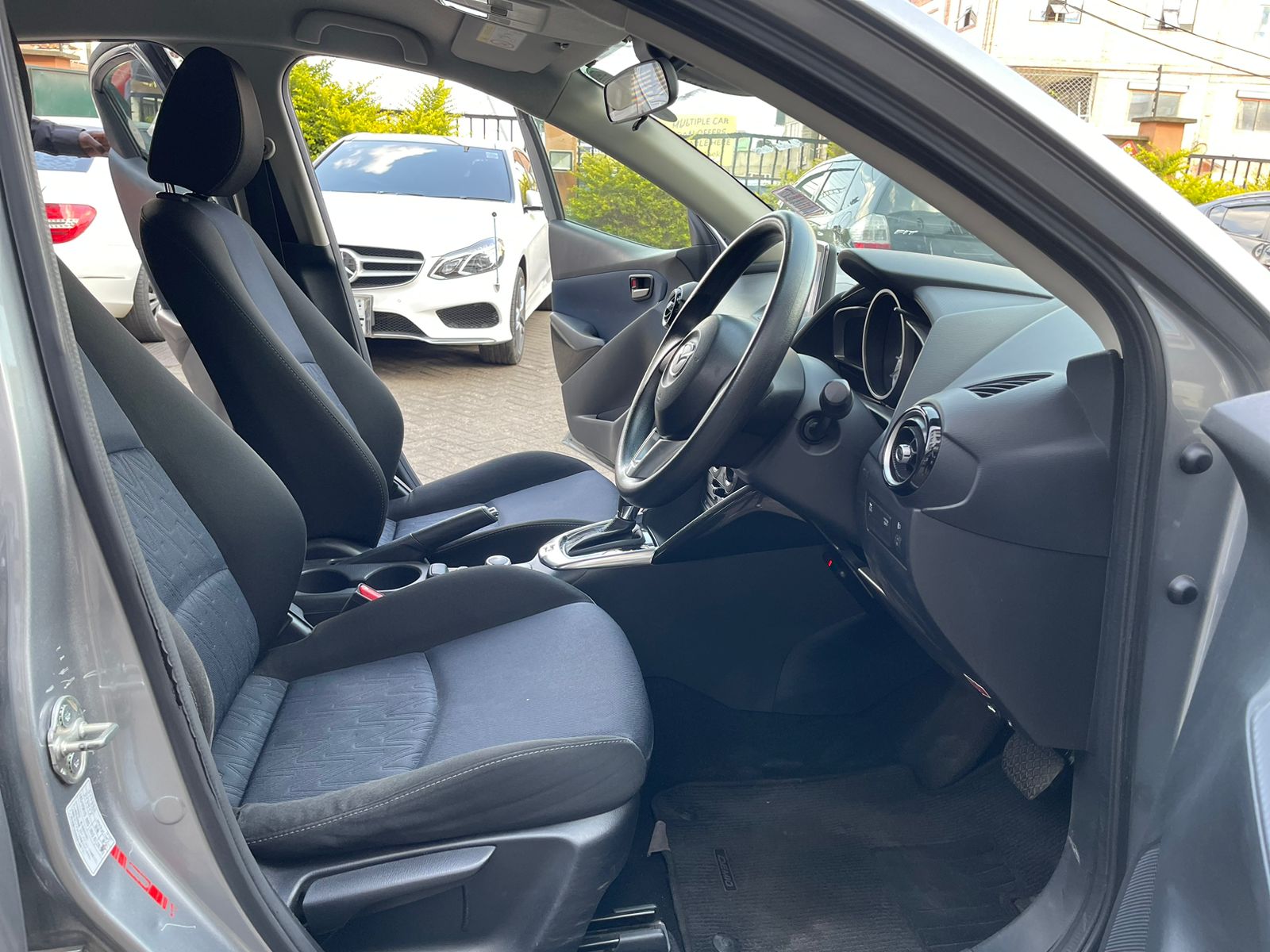 2015 Mazda Demio Newshape