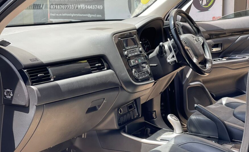 2016 Mitsubishi Outlander PHEV (Hybrid)