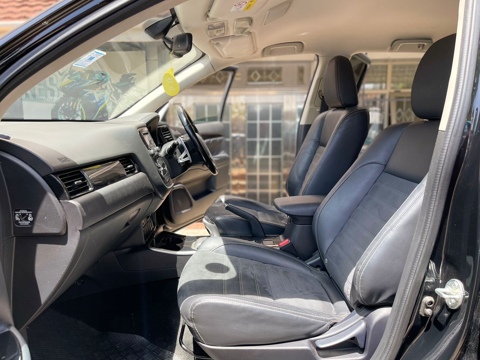 2016 Mitsubishi Outlander PHEV (Hybrid)