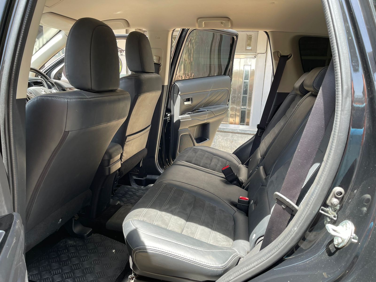 2016 Mitsubishi Outlander PHEV (Hybrid)