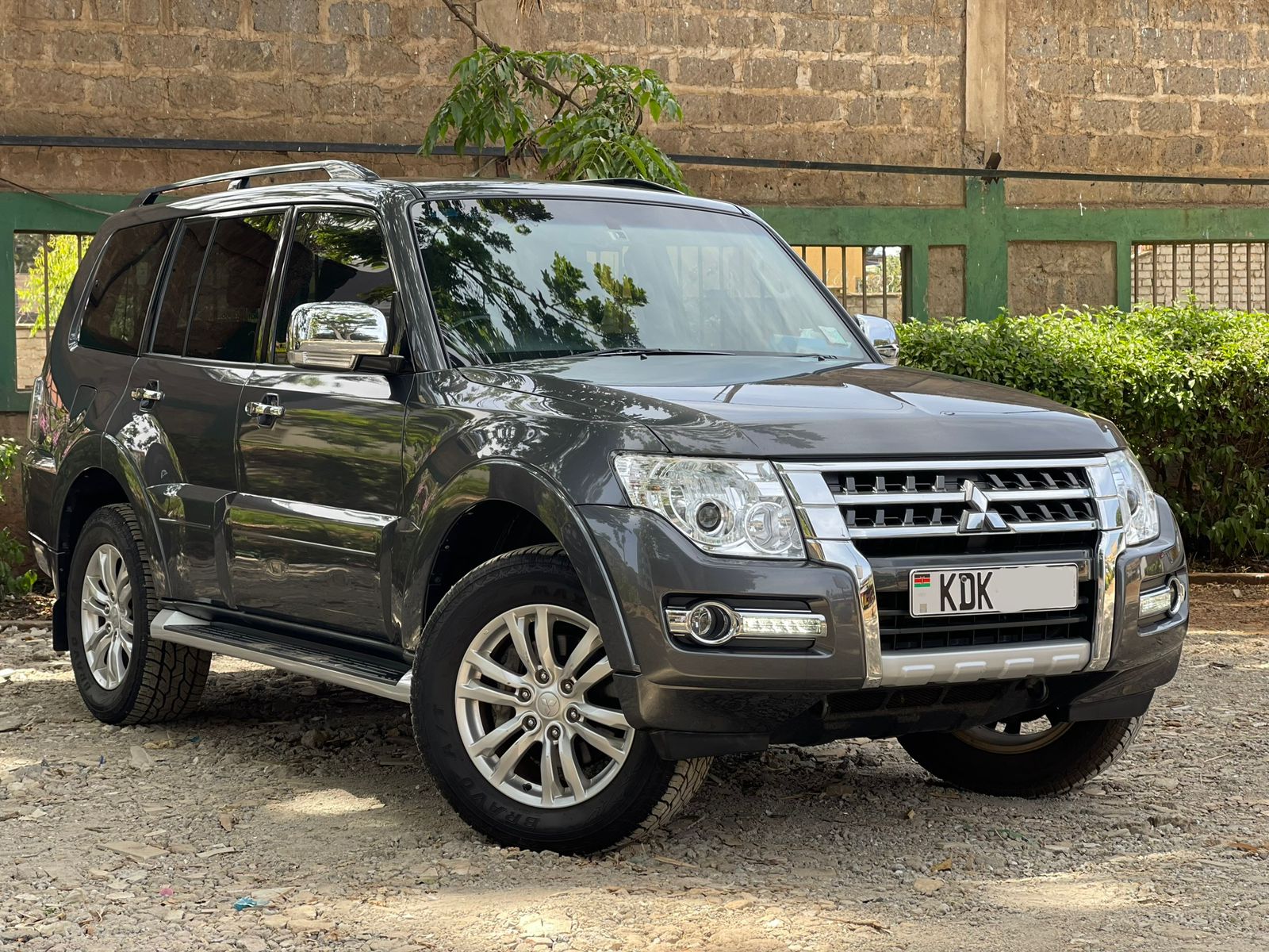 2016 Mitsubishi Pajero