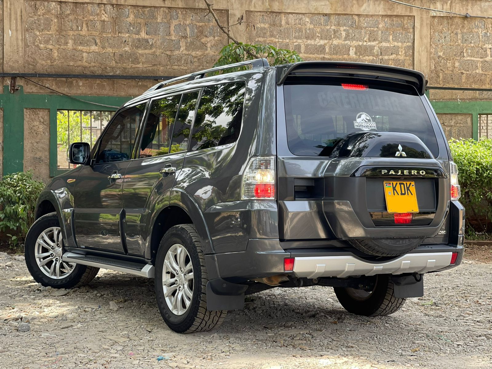 2016 Mitsubishi Pajero