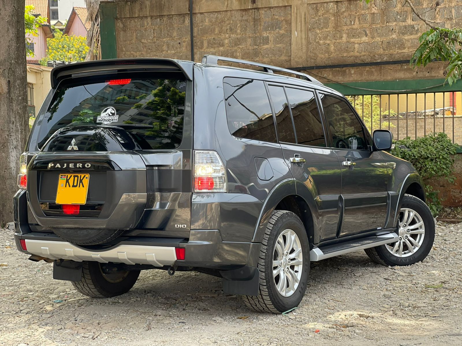 2016 Mitsubishi Pajero