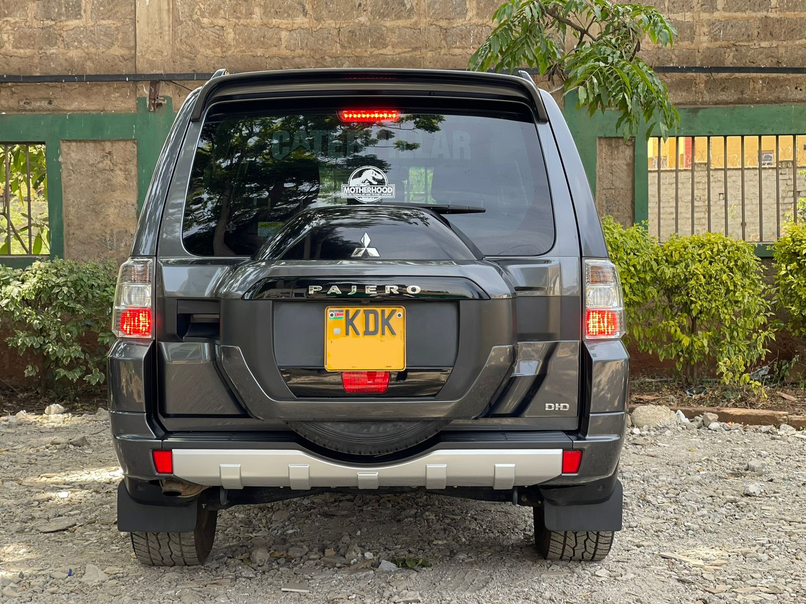 2016 Mitsubishi Pajero