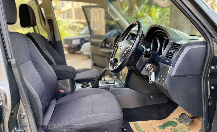 2016 Mitsubishi Pajero