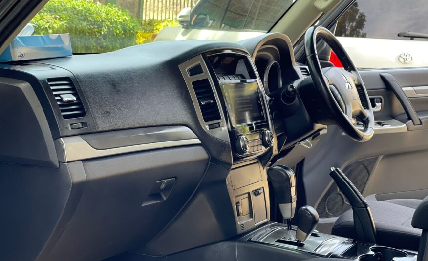 2016 Mitsubishi Pajero