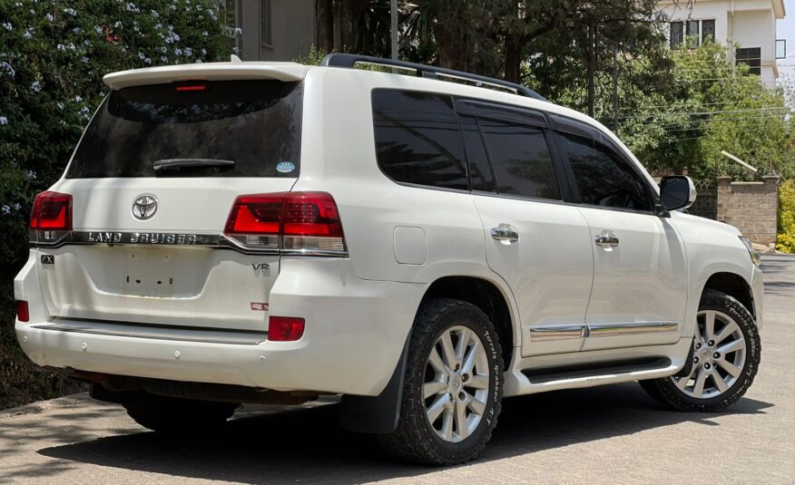 2014 Toyota Landcruiser V8 ZX