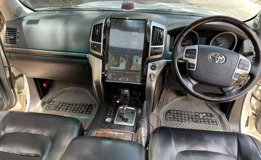 2014 Toyota Landcruiser V8 ZX