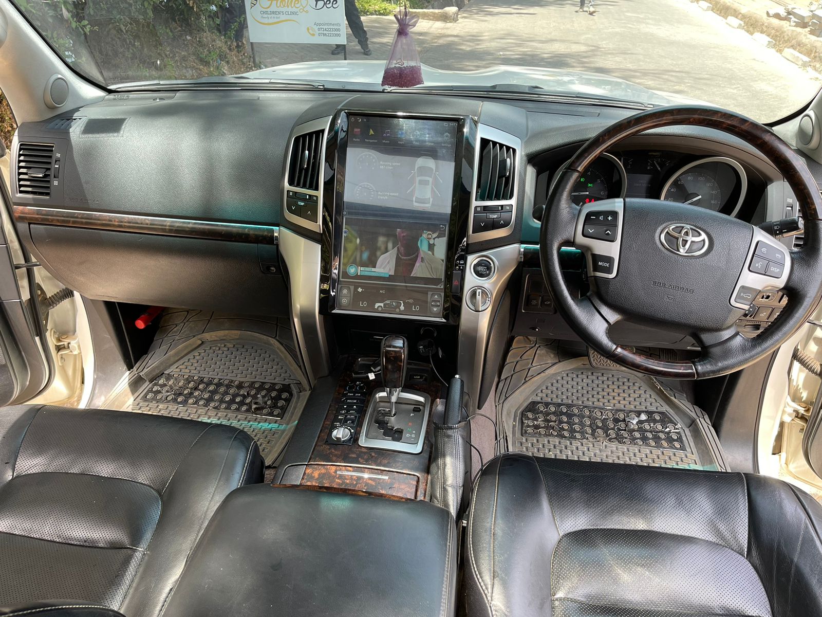 2014 Toyota Landcruiser V8 ZX