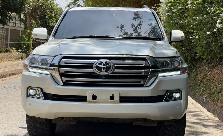 2014 Toyota Landcruiser V8 ZX