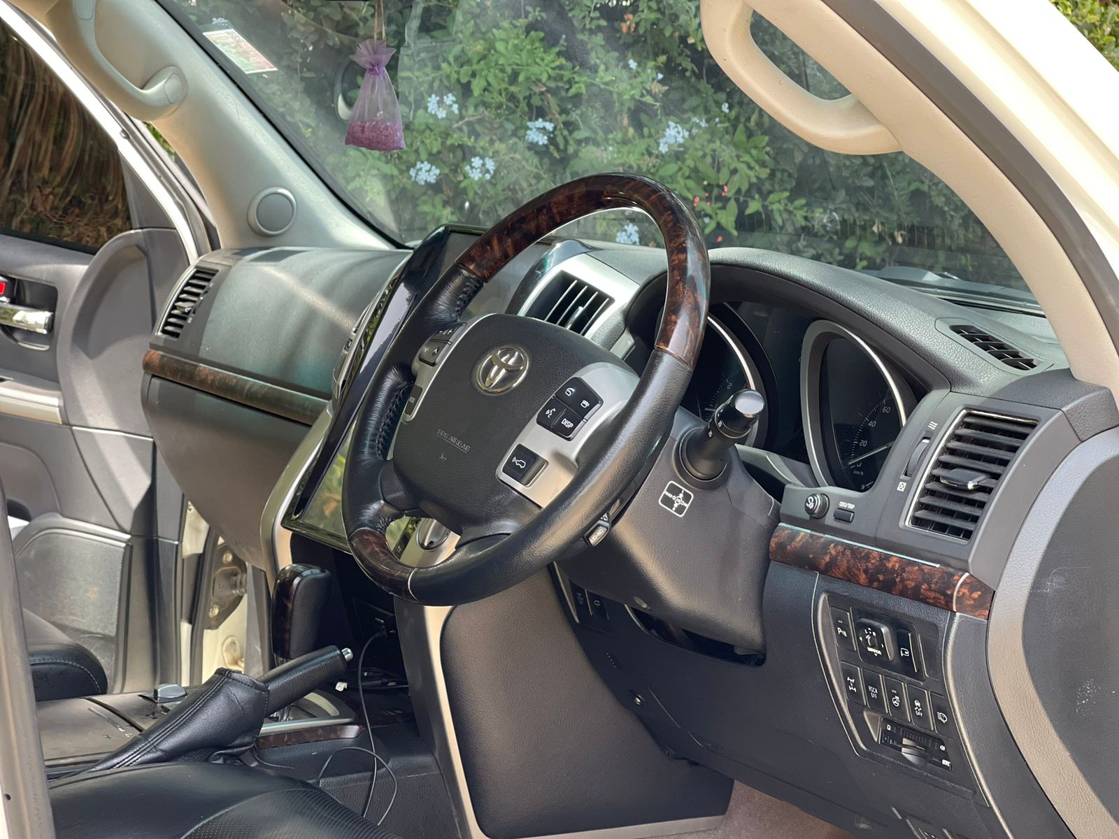 2014 Toyota Landcruiser V8 ZX