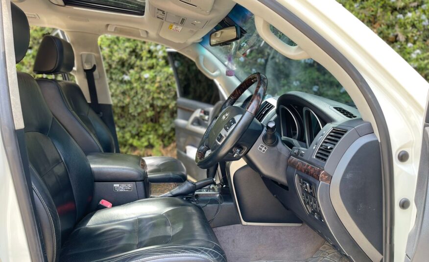 2014 Toyota Landcruiser V8 ZX