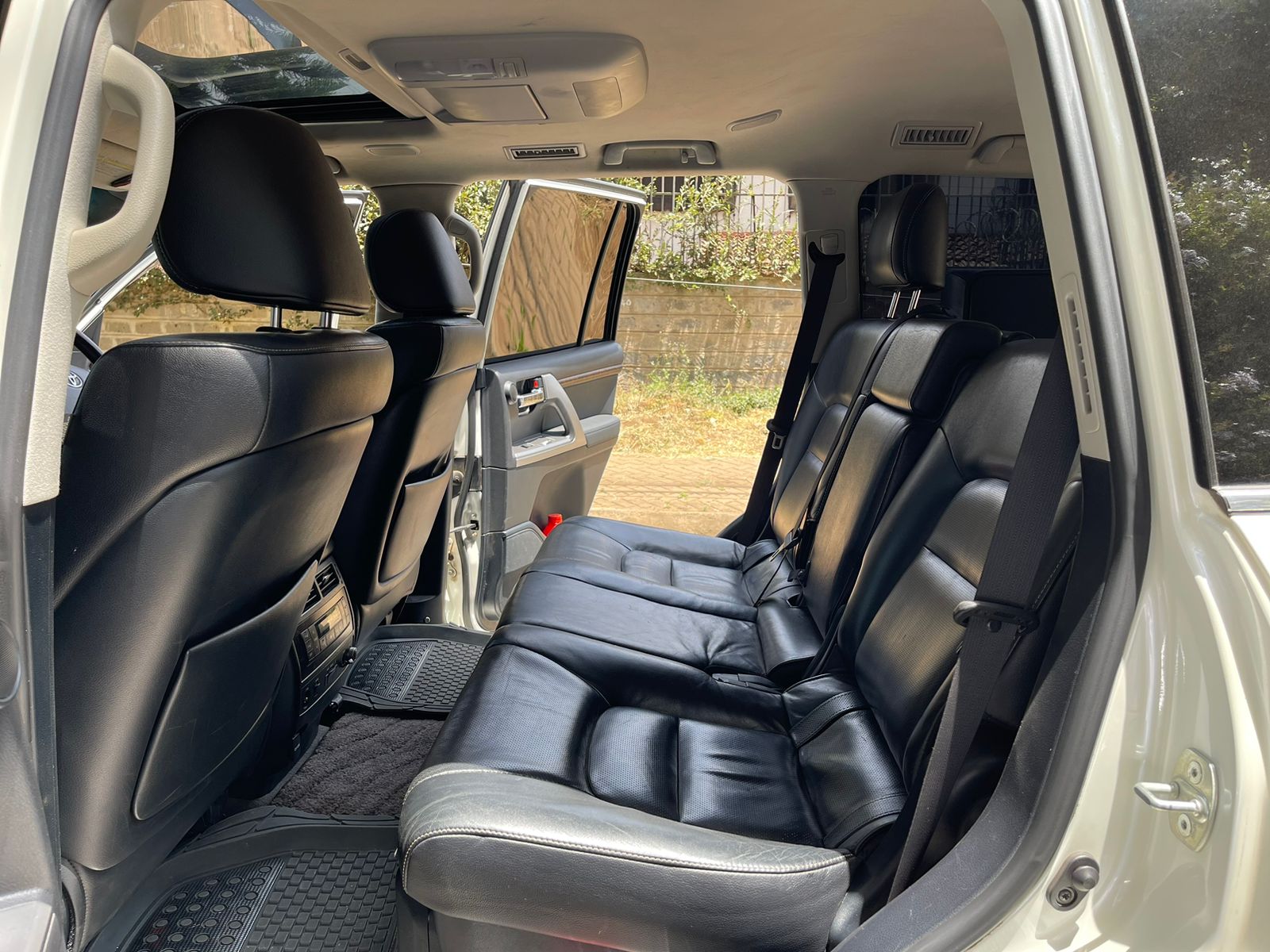 2014 Toyota Landcruiser V8 ZX