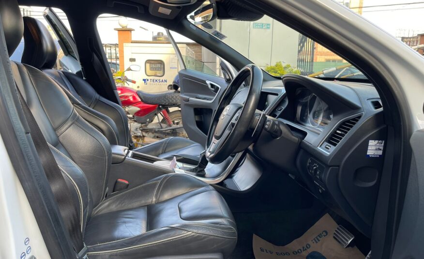 2015 Volvo XC60 D4