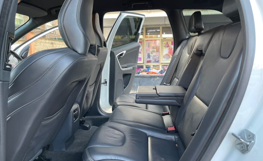 2015 Volvo XC60 D4