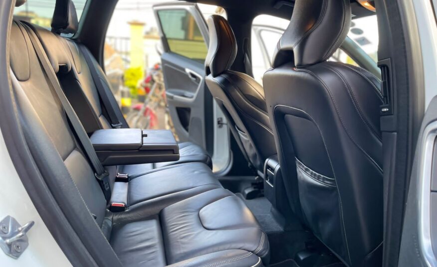 2015 Volvo XC60 D4