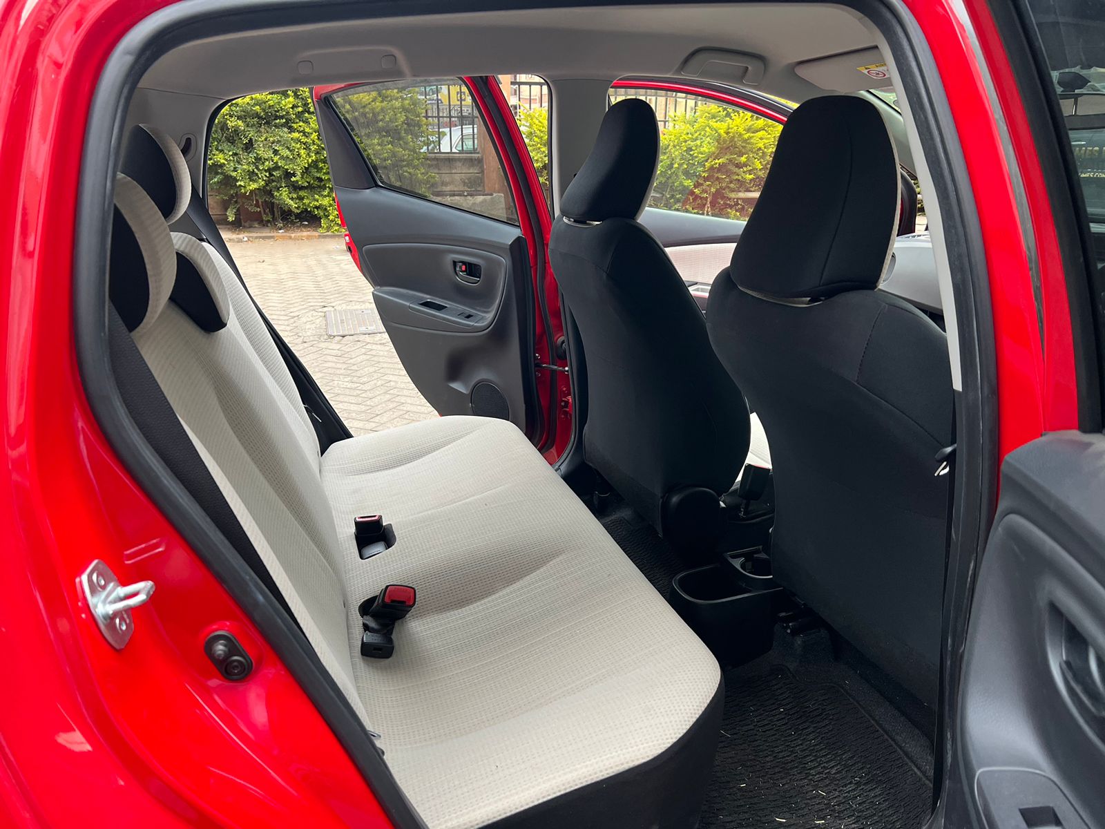2015 Toyota Vitz