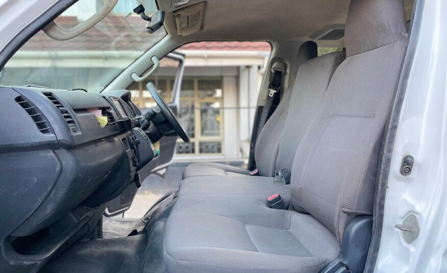 2015 Toyota Hiace