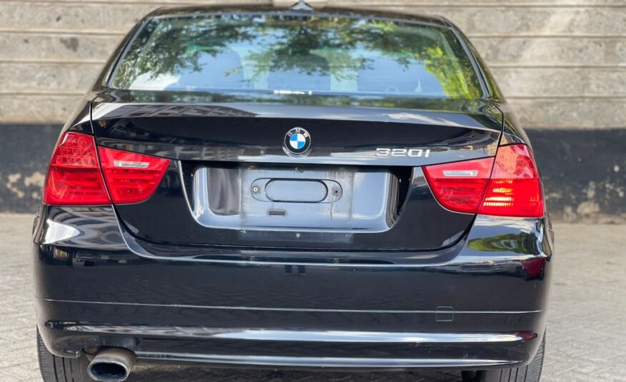 2011 BMW 320i