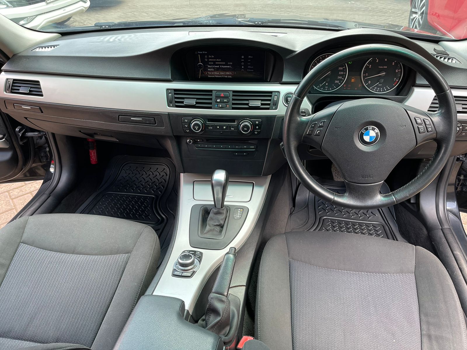 2011 BMW 320i
