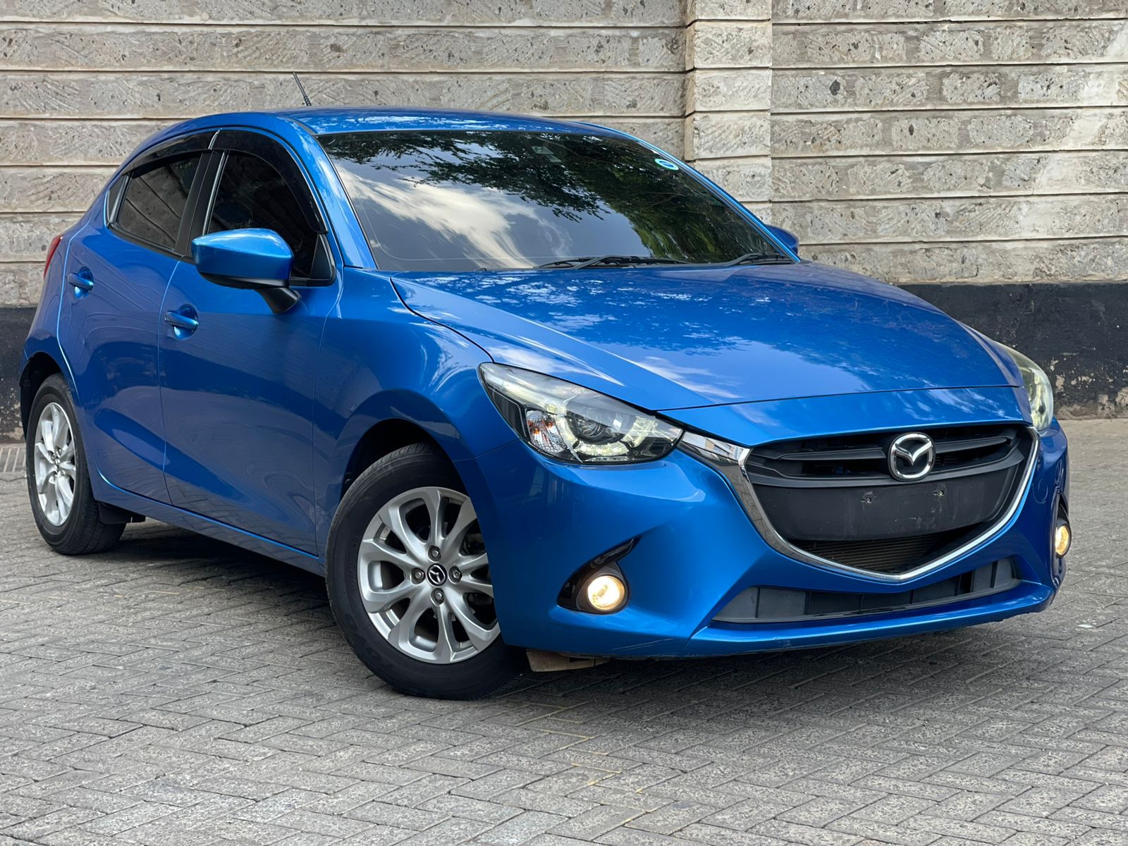 2015 Mazda Demio Newshape