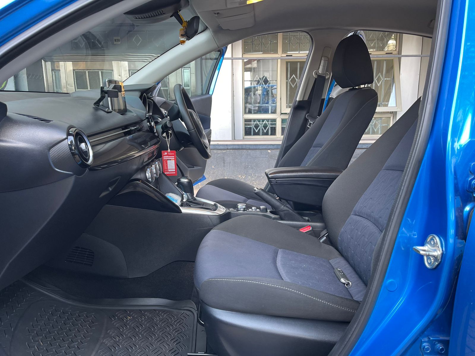2015 Mazda Demio Newshape