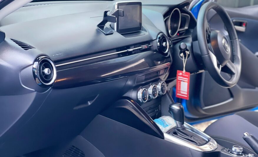 2015 Mazda Demio Newshape