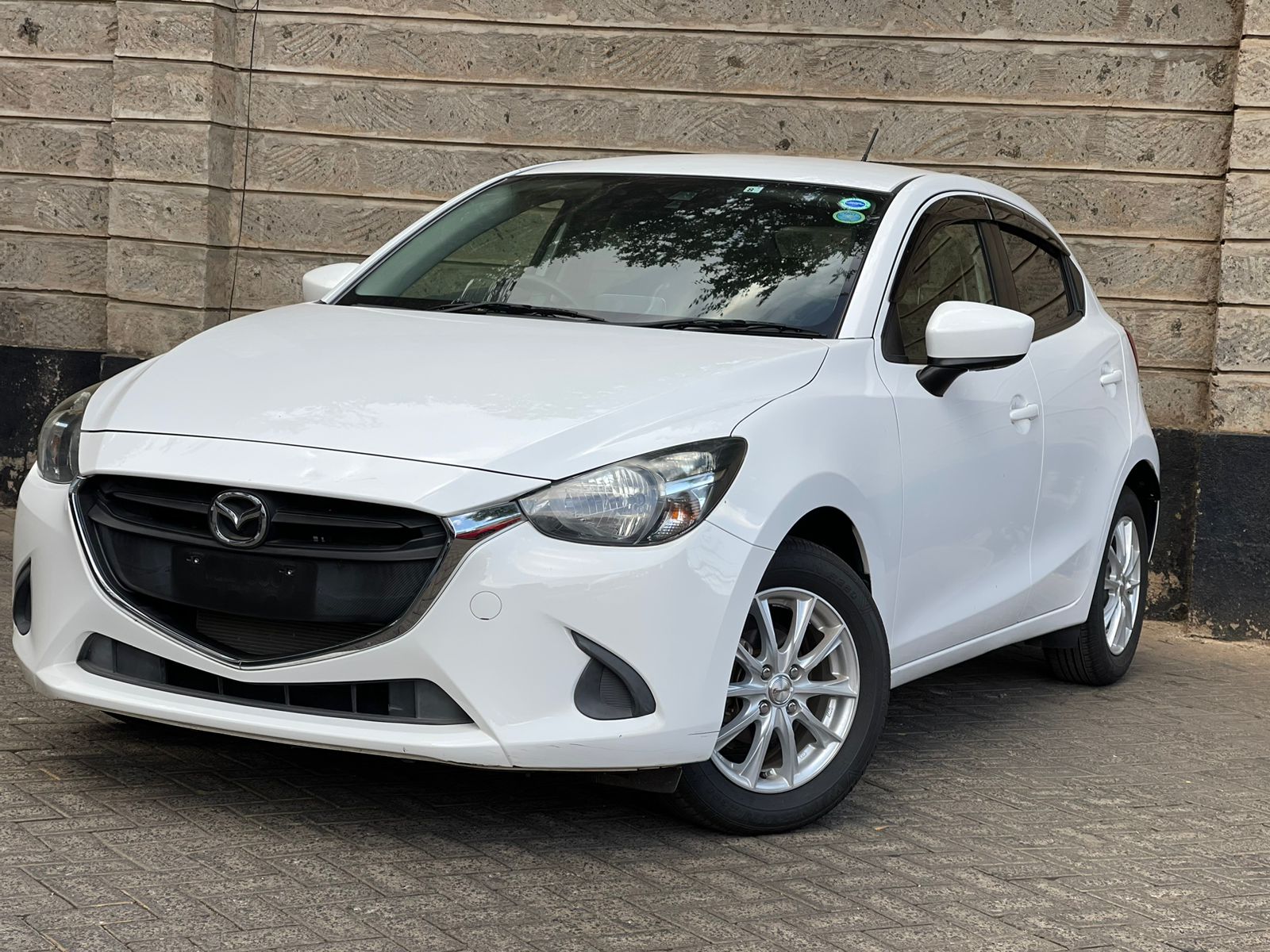 2015 Mazda Demio Newshape
