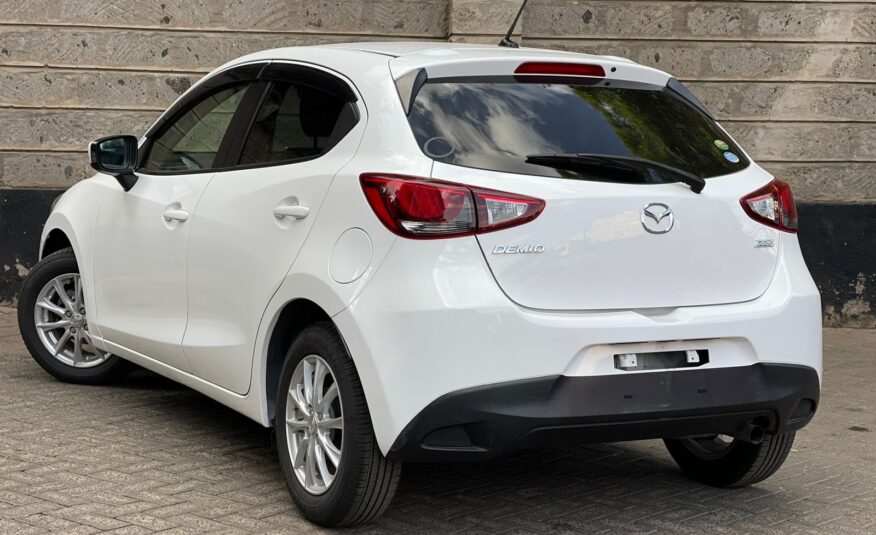 2015 Mazda Demio Newshape