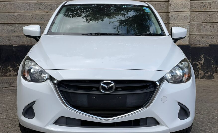 2015 Mazda Demio Newshape