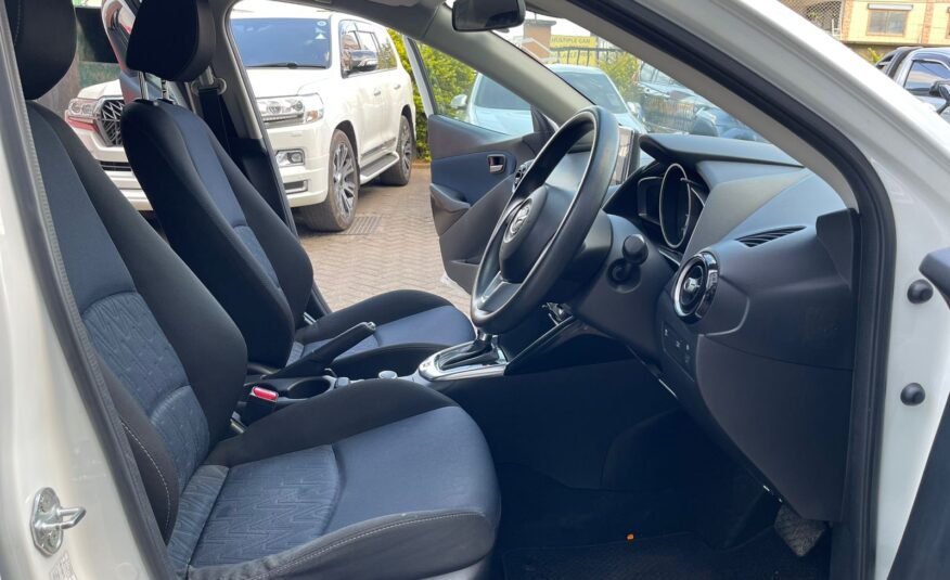 2015 Mazda Demio Newshape