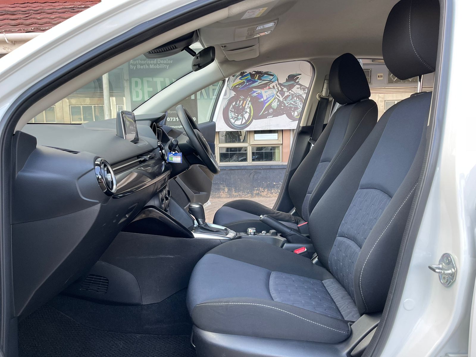 2015 Mazda Demio Newshape