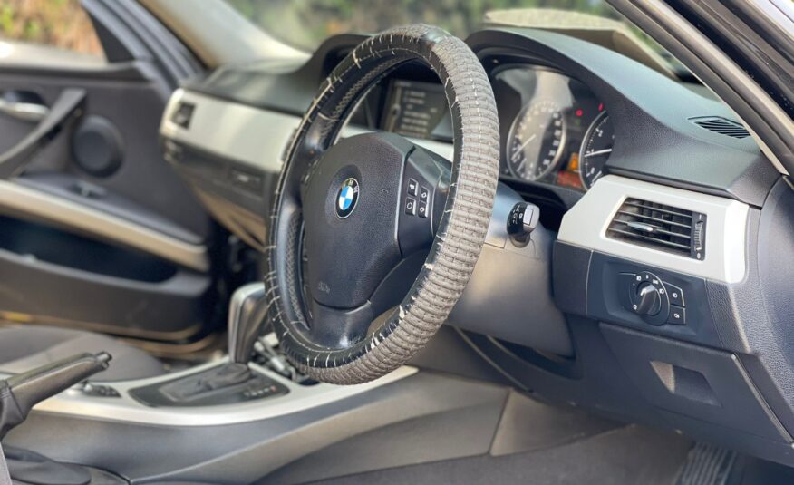2010 BMW 320i
