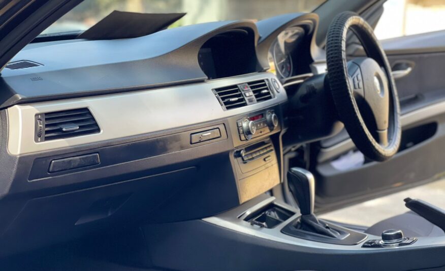 2010 BMW 320i