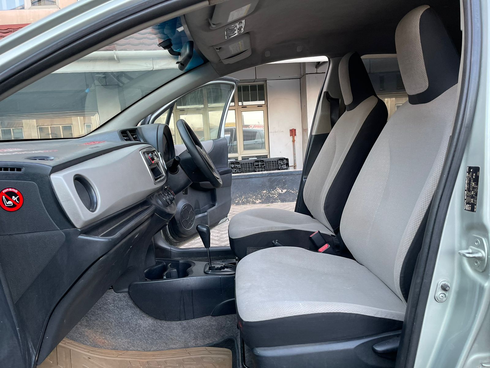 2011 Toyota Vitz