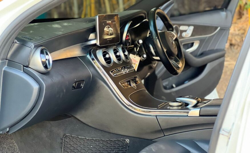 2014 Mercedes-Benz C200