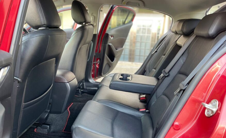 2016 Mazda Axela