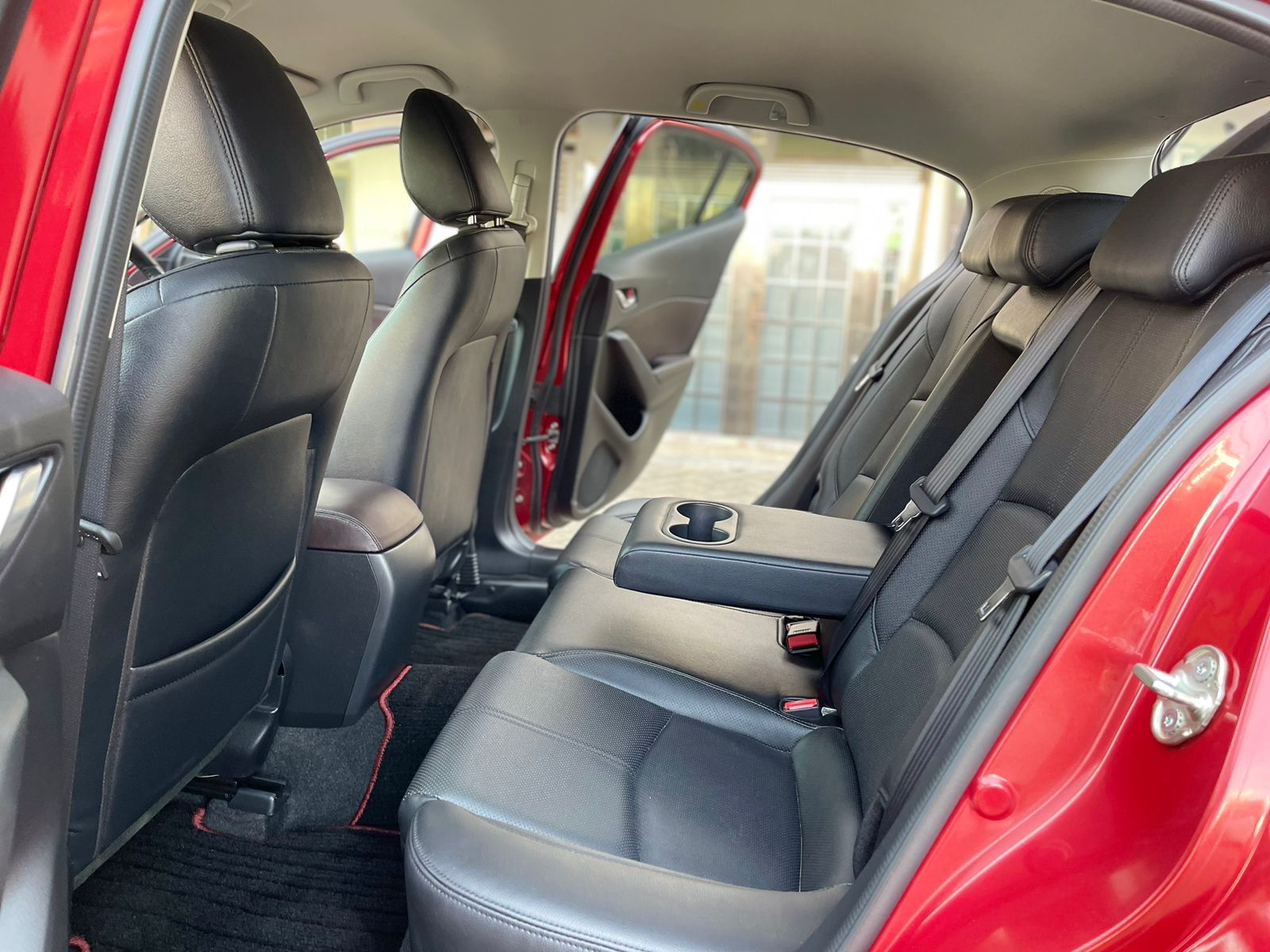 2016 Mazda Axela