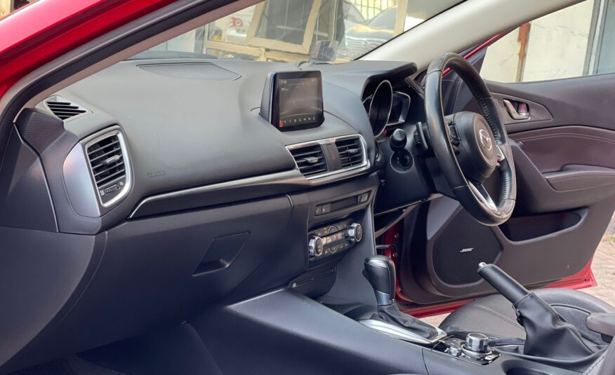 2016 Mazda Axela