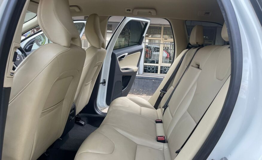 2015 Volvo XC60 T5
