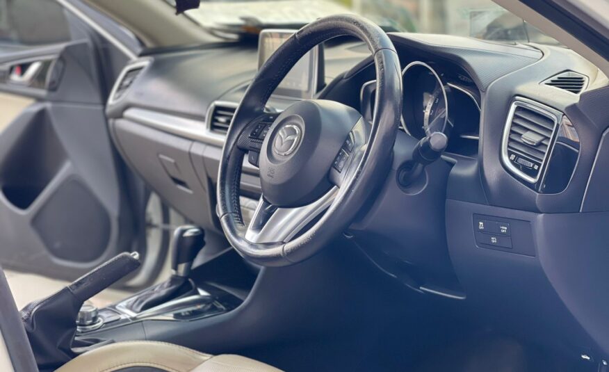2014 Mazda Axela
