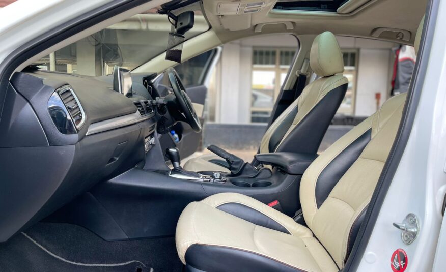 2014 Mazda Axela