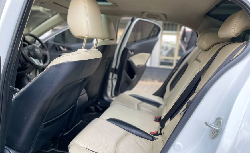 2014 Mazda Axela