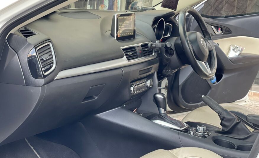 2014 Mazda Axela