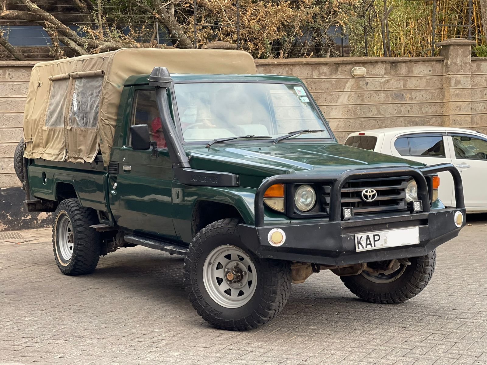 2002 TOYOTA LANDCRUISER