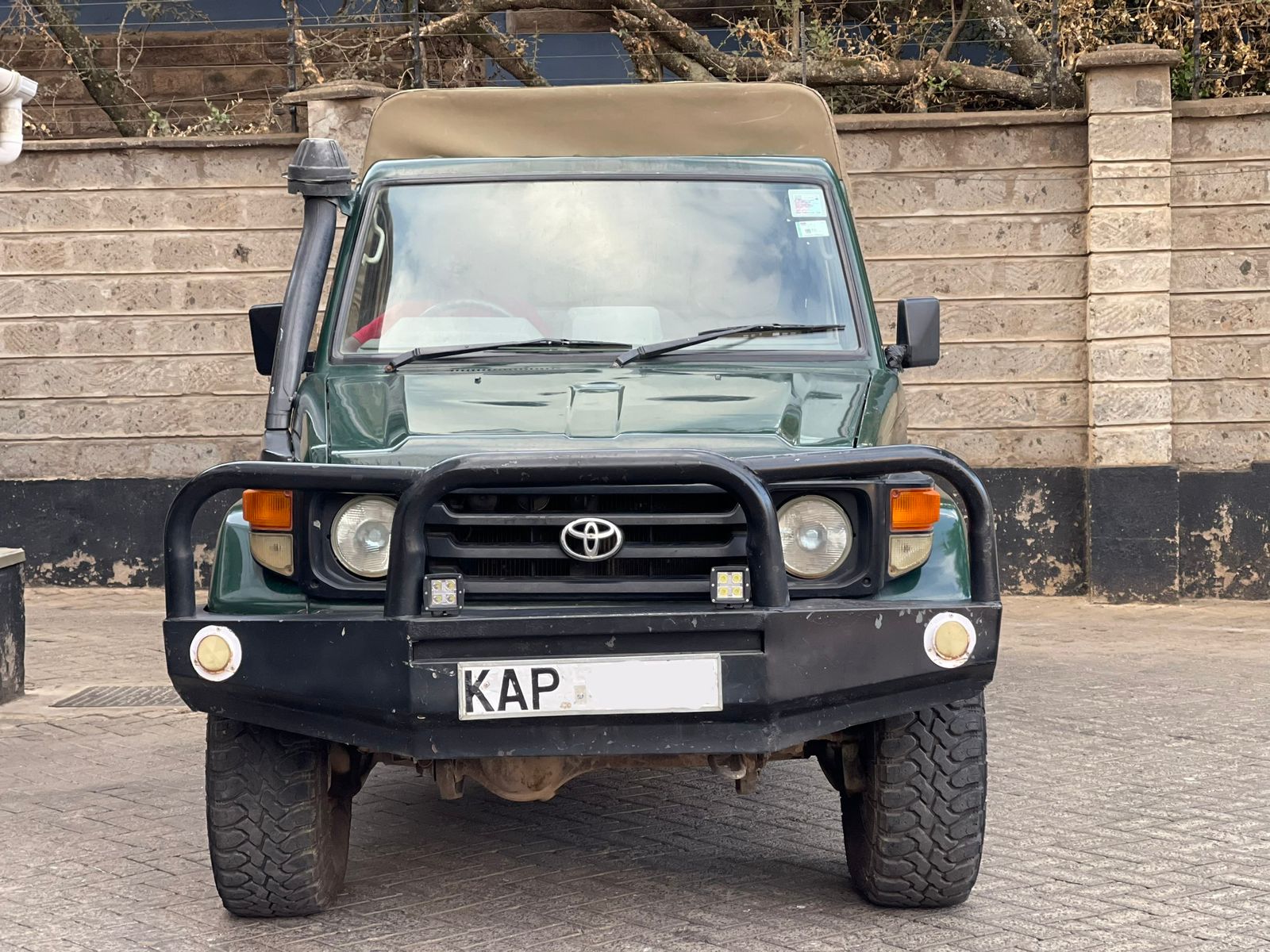 2002 TOYOTA LANDCRUISER
