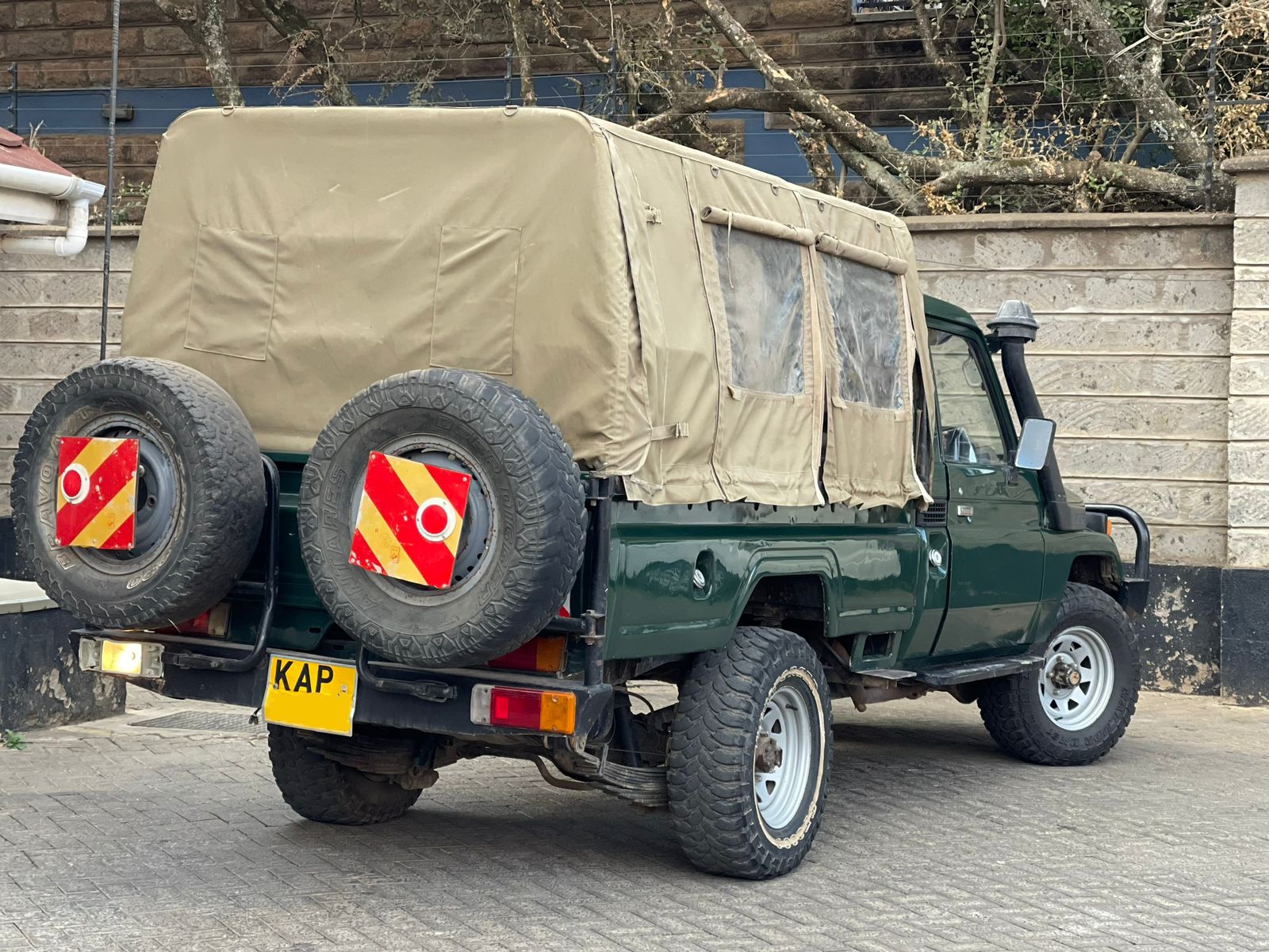 2002 TOYOTA LANDCRUISER