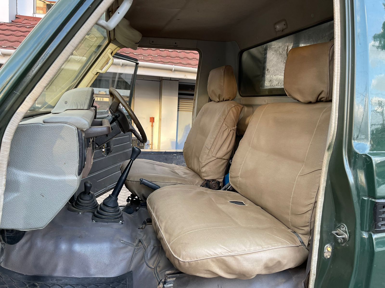 2002 TOYOTA LANDCRUISER