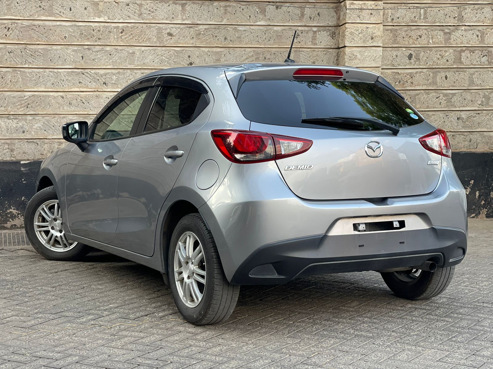 2015 Mazda Demio Newshape