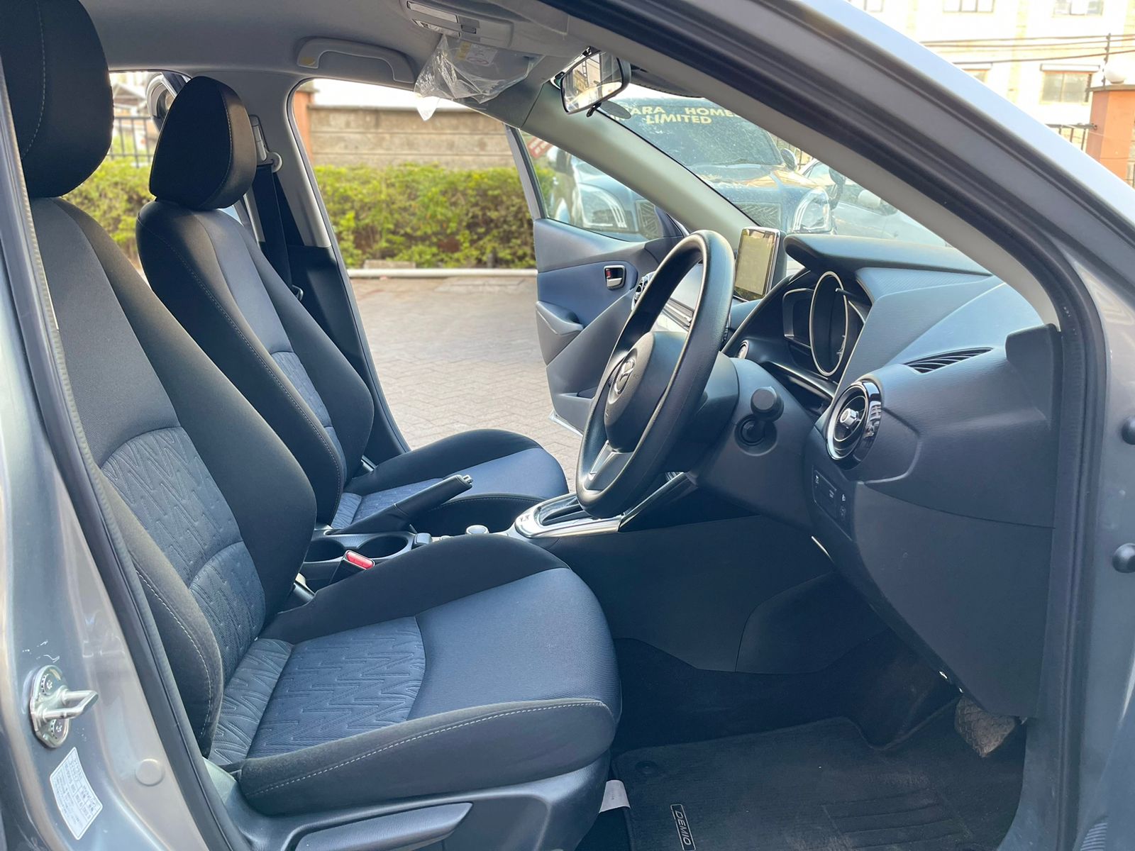 2015 Mazda Demio Newshape